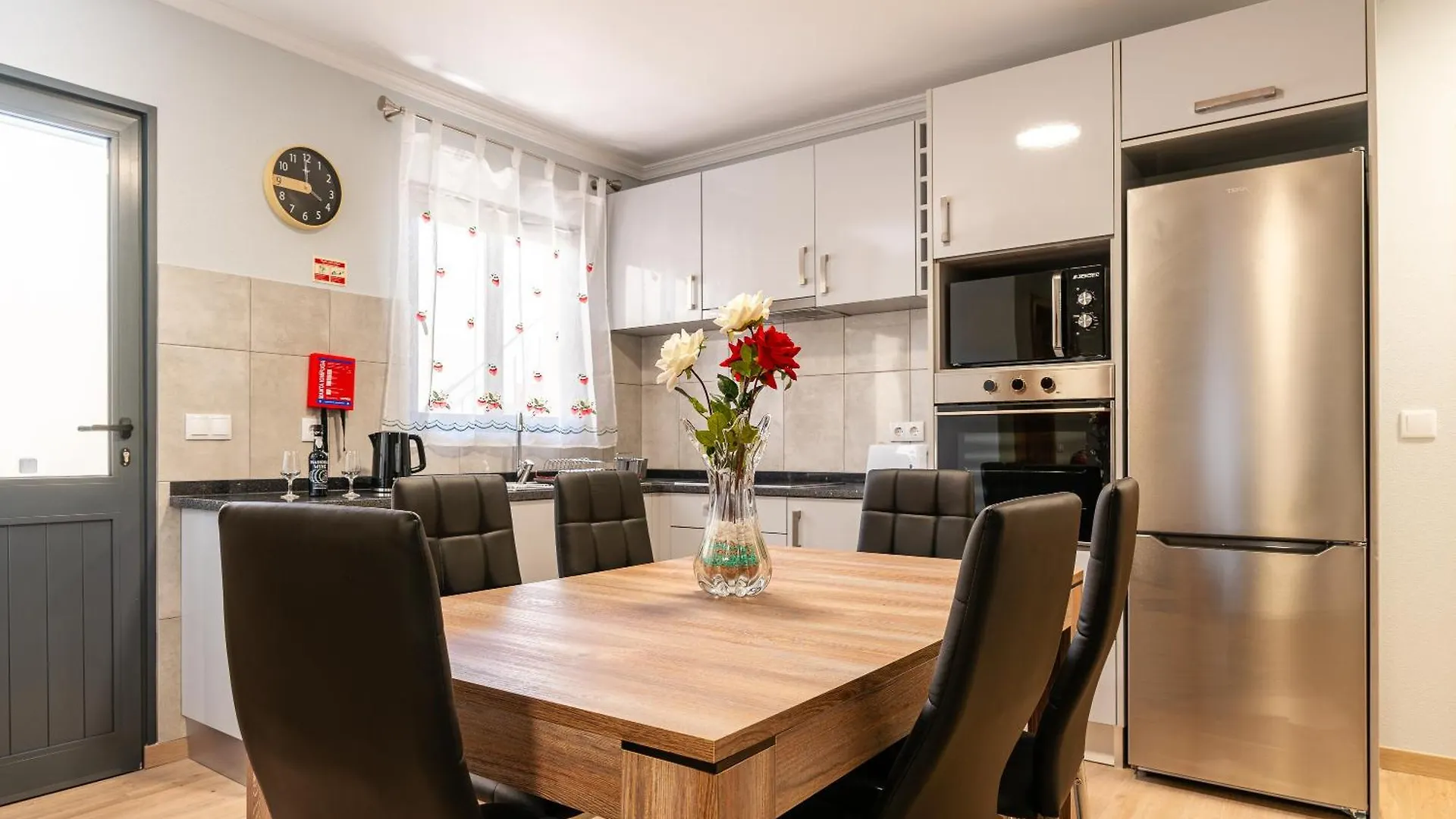 Goncalves House - Ac And Private Parking Villa Calheta  Portekiz