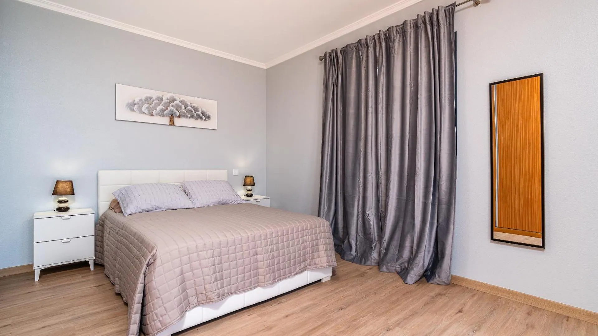 Holiday home Goncalves House - Ac And Private Parking Villa Calheta
