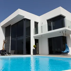  Holiday home Luxo & Conforto
